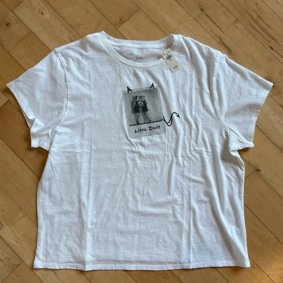 AERIE Little Devils Polaroid Vintage T-Shirt White Short Sleeved Size XL - Picture 2 of 5